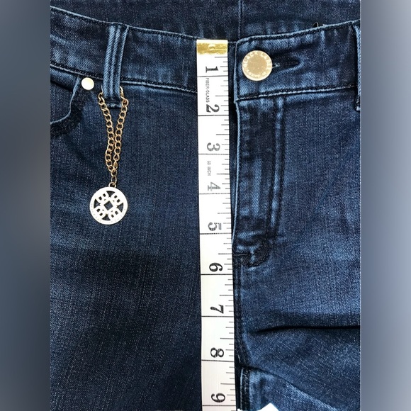 Black Label By Chico’s Dark Wash Denim Low Rise Jeans Charm 5 Pockets Size 00 - Picture 10 of 13